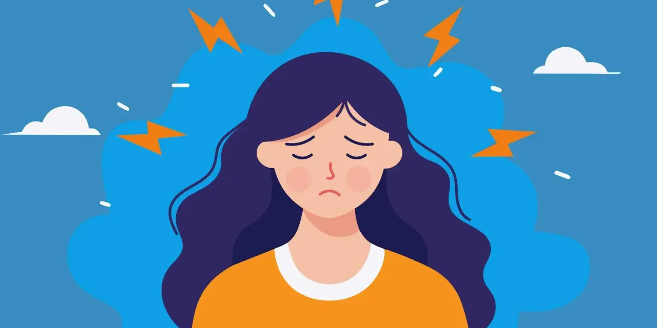 En person med mörkt hår och en orange tröja känner inre stress symptom, symboliserat av blixtar runt huvudet.